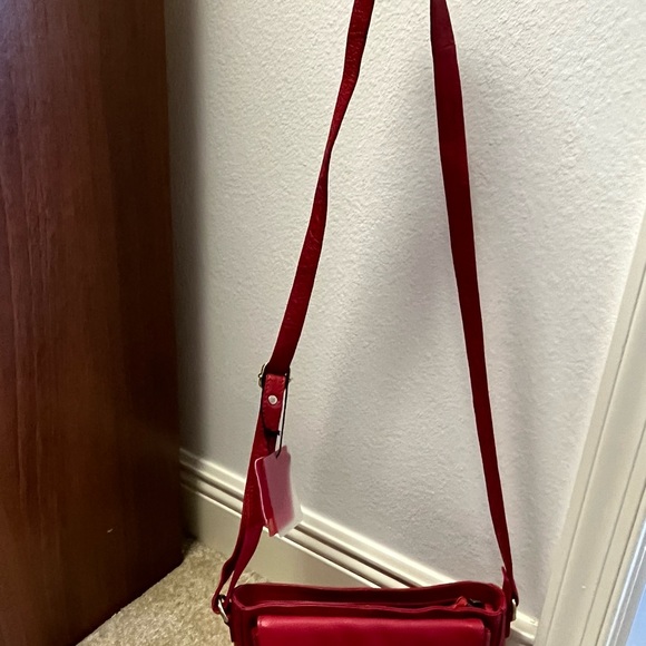 Lloyd baker leather shoulder bag. New with tags. Red. - Picture 8 of 9